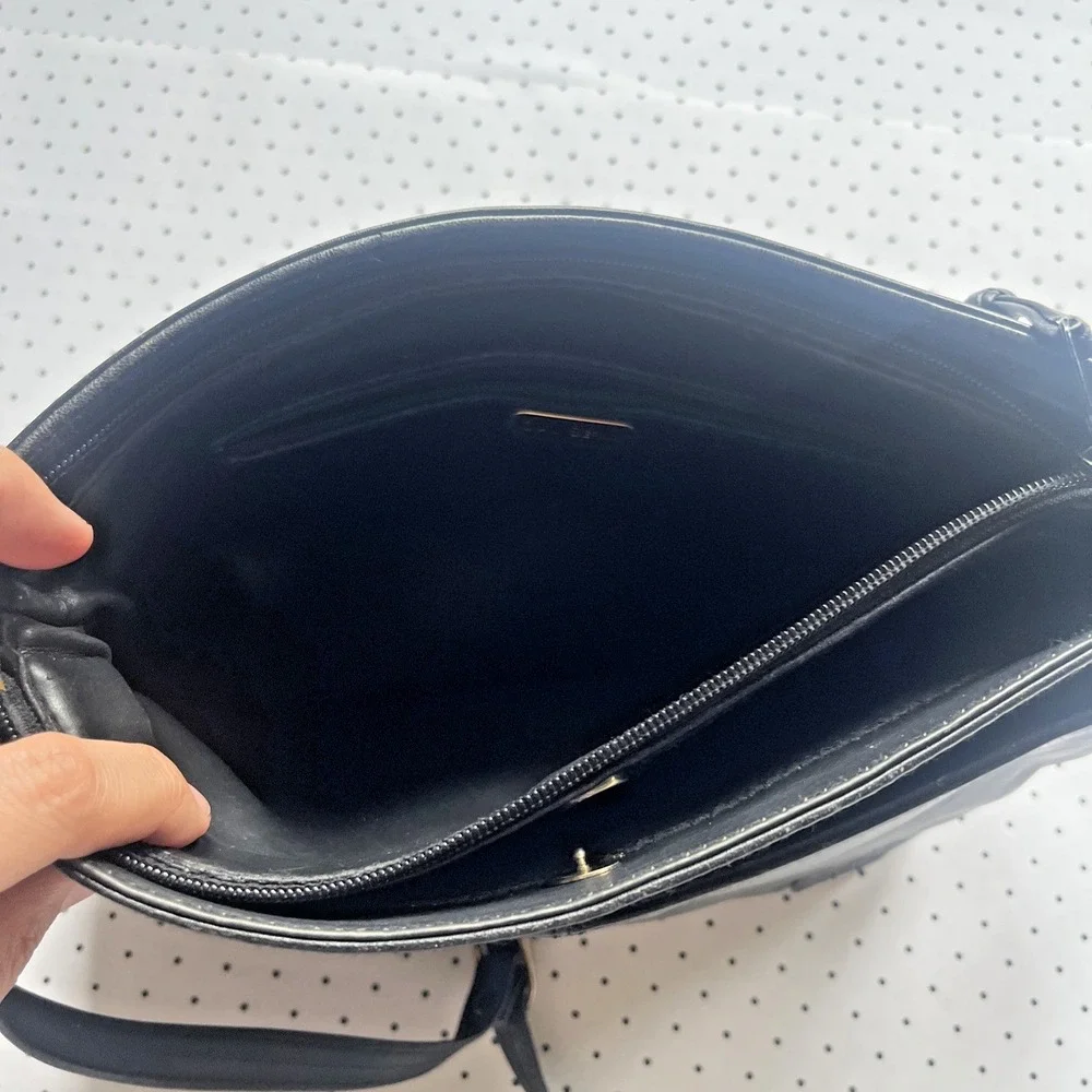 90s Minimalist Black Leather Shoulder Bag Quiet Luxury Slouchy Hobo